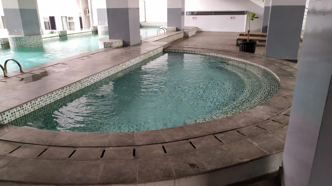 Easton Park Residence By Mustika Sayang Bagian luar foto